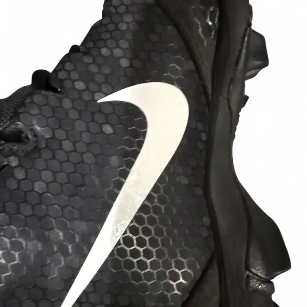 Nike Black Cleats Boy’s 6